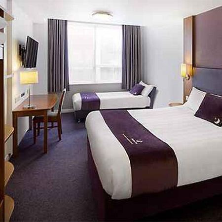 Premier Inn Belfast Titanic Quarter Exterior foto