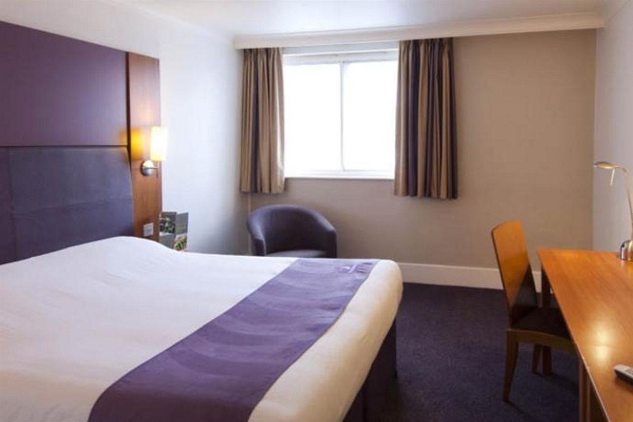 Premier Inn Belfast Titanic Quarter Exterior foto