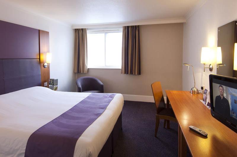 Premier Inn Belfast Titanic Quarter Exterior foto