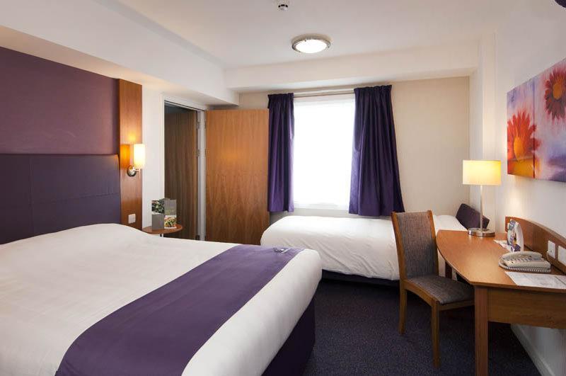 Premier Inn Belfast Titanic Quarter Exterior foto